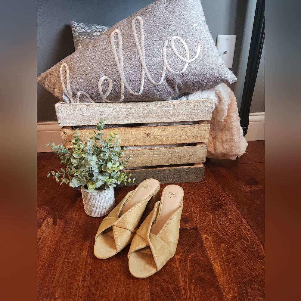 Cabi Women's Slip-On Crisscross Mules in Camel - Size 7